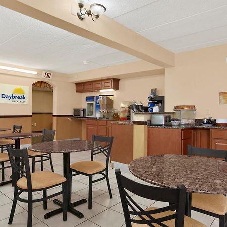 Days Inn By Wyndham Hagerstown I-70 Bagian luar foto
