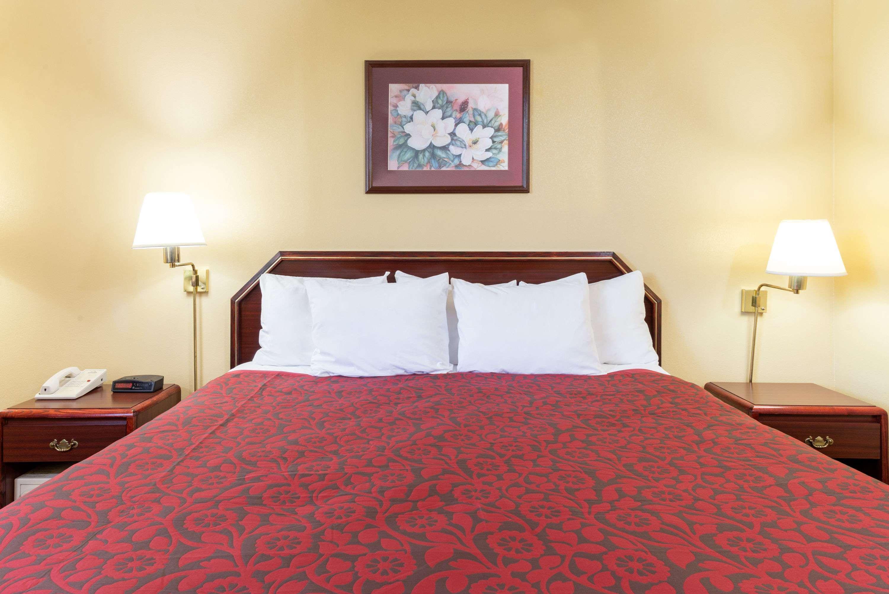 Days Inn By Wyndham Hagerstown I-70 Bagian luar foto