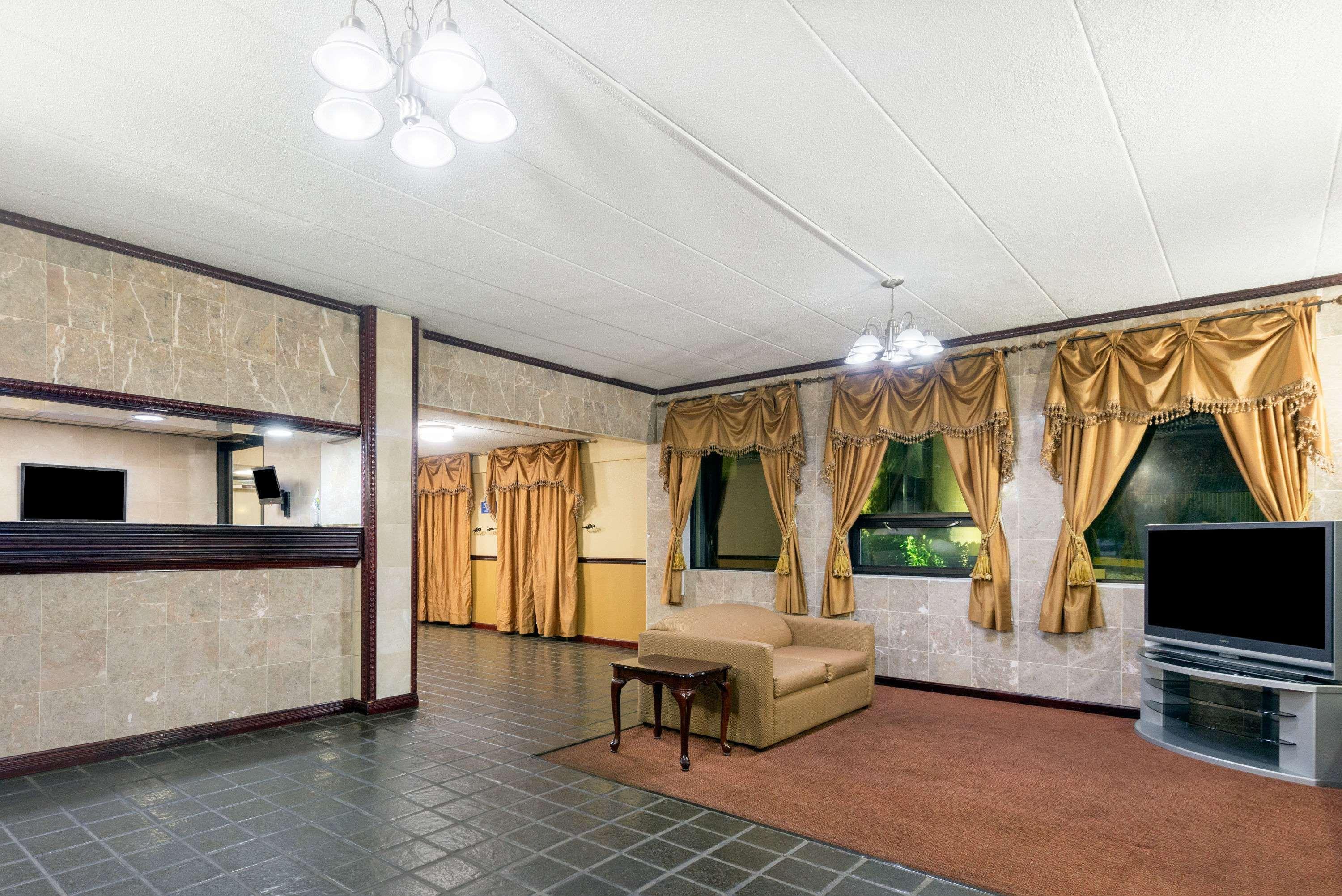 Days Inn By Wyndham Hagerstown I-70 Bagian luar foto