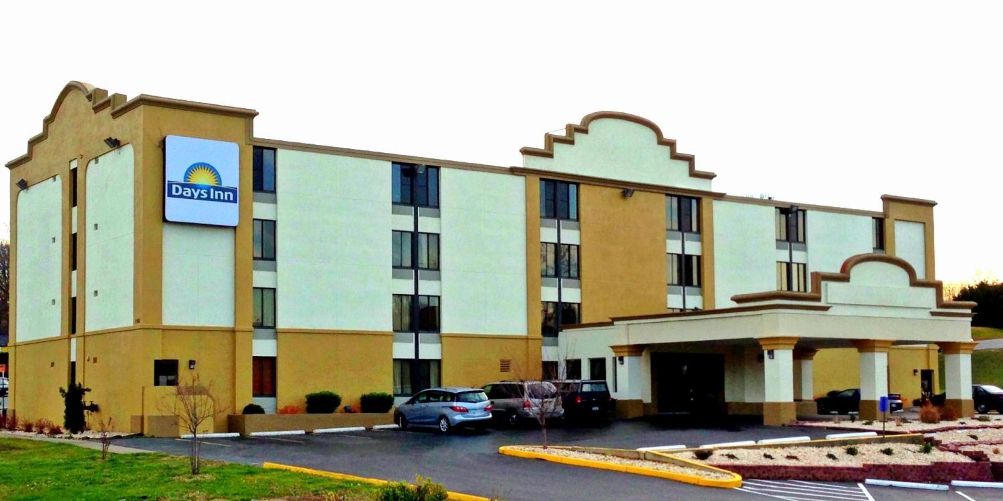 Days Inn By Wyndham Hagerstown I-70 Bagian luar foto