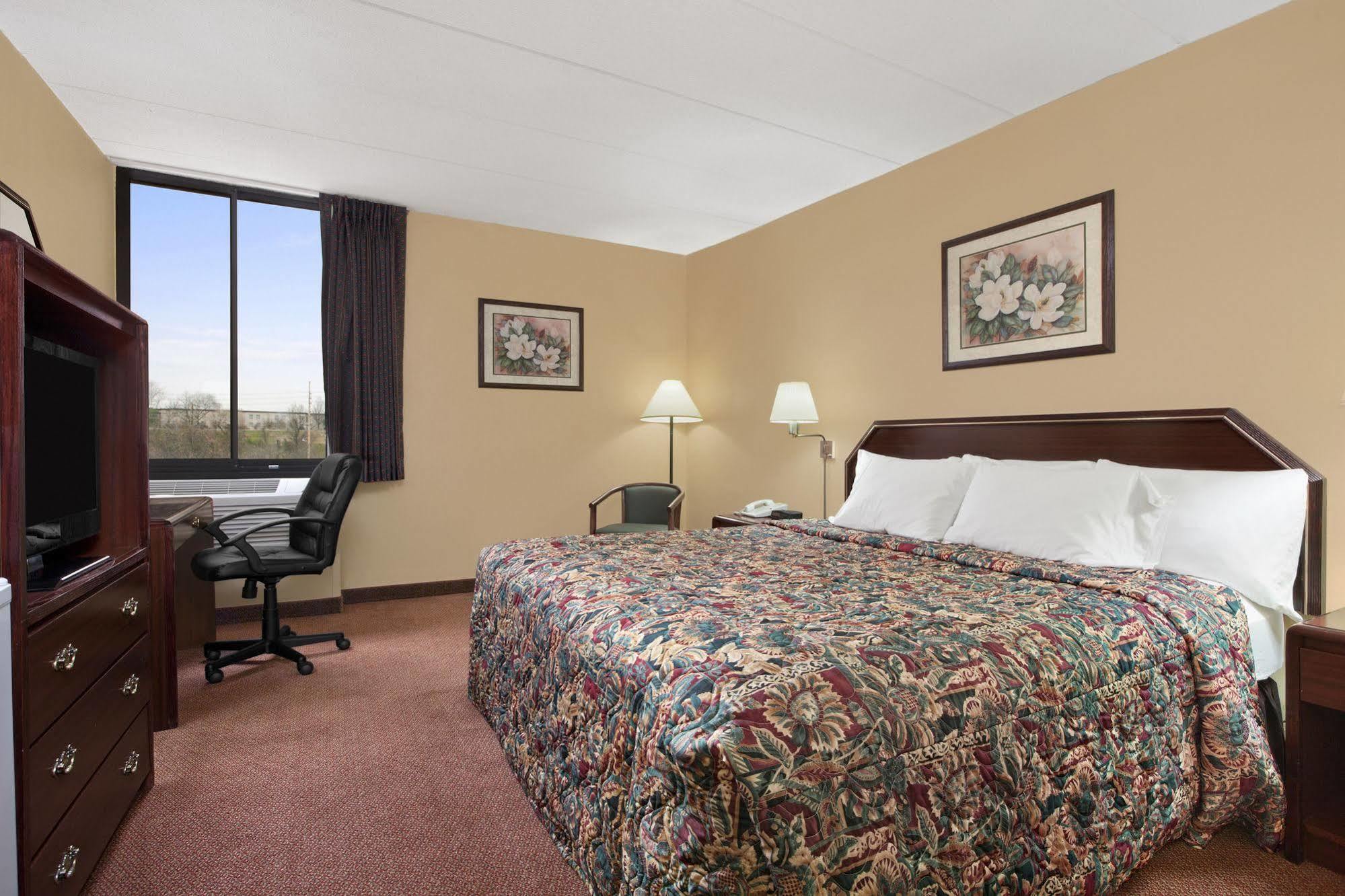 Days Inn By Wyndham Hagerstown I-70 Bagian luar foto